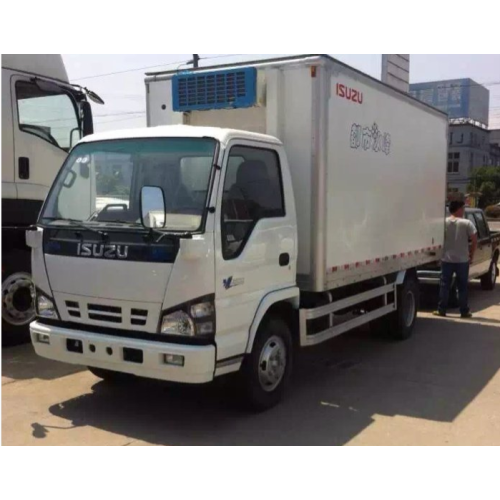 ISUZU Cargo Truck dengan Harga Murah